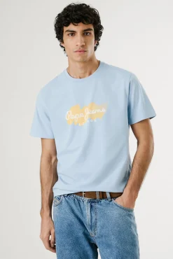 Camiseta de manga curta com logo e estampado frontal.