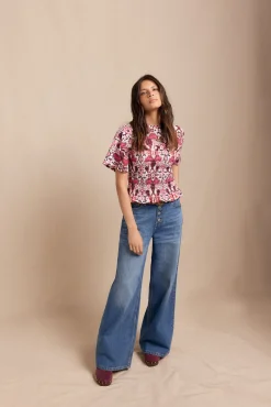 Camiseta estampada em favo de mel