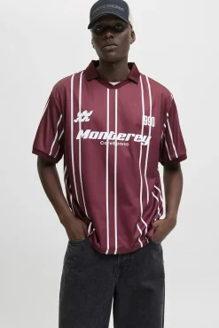 Camiseta estilo esportivo