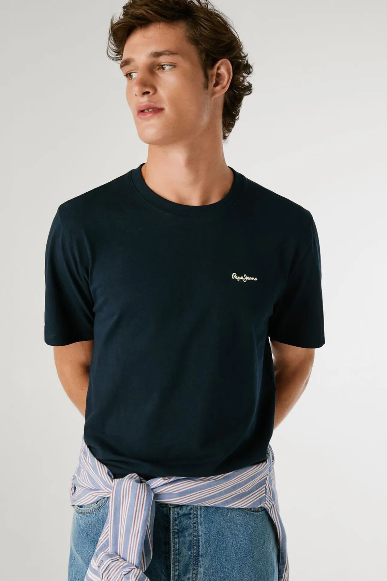 Camiseta Regular Fit com Logotipo Bordado