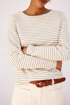 Camiseta riscas com gola canoa
