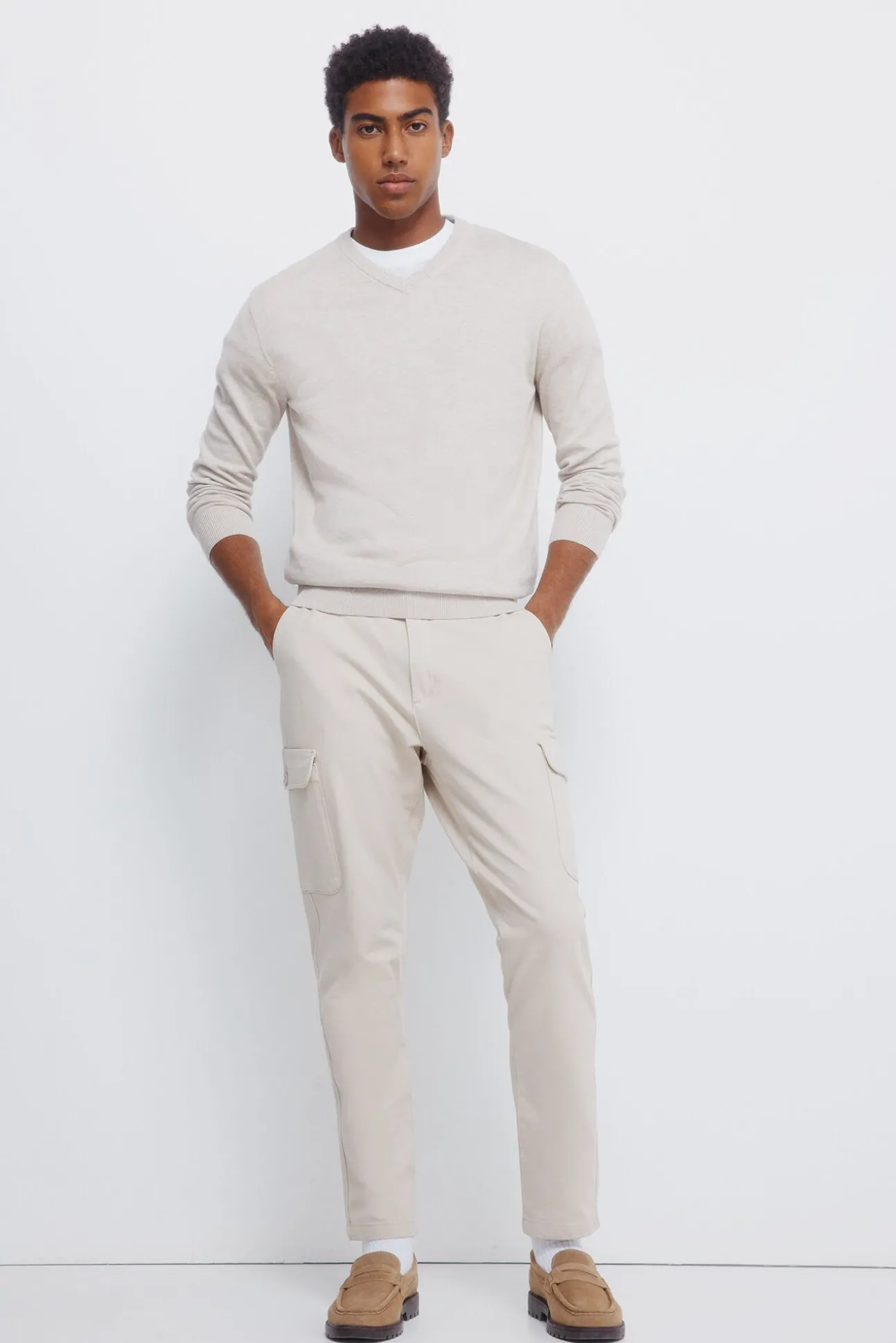 Camisola básico com gola em V