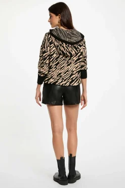 Camisola curto com capuz