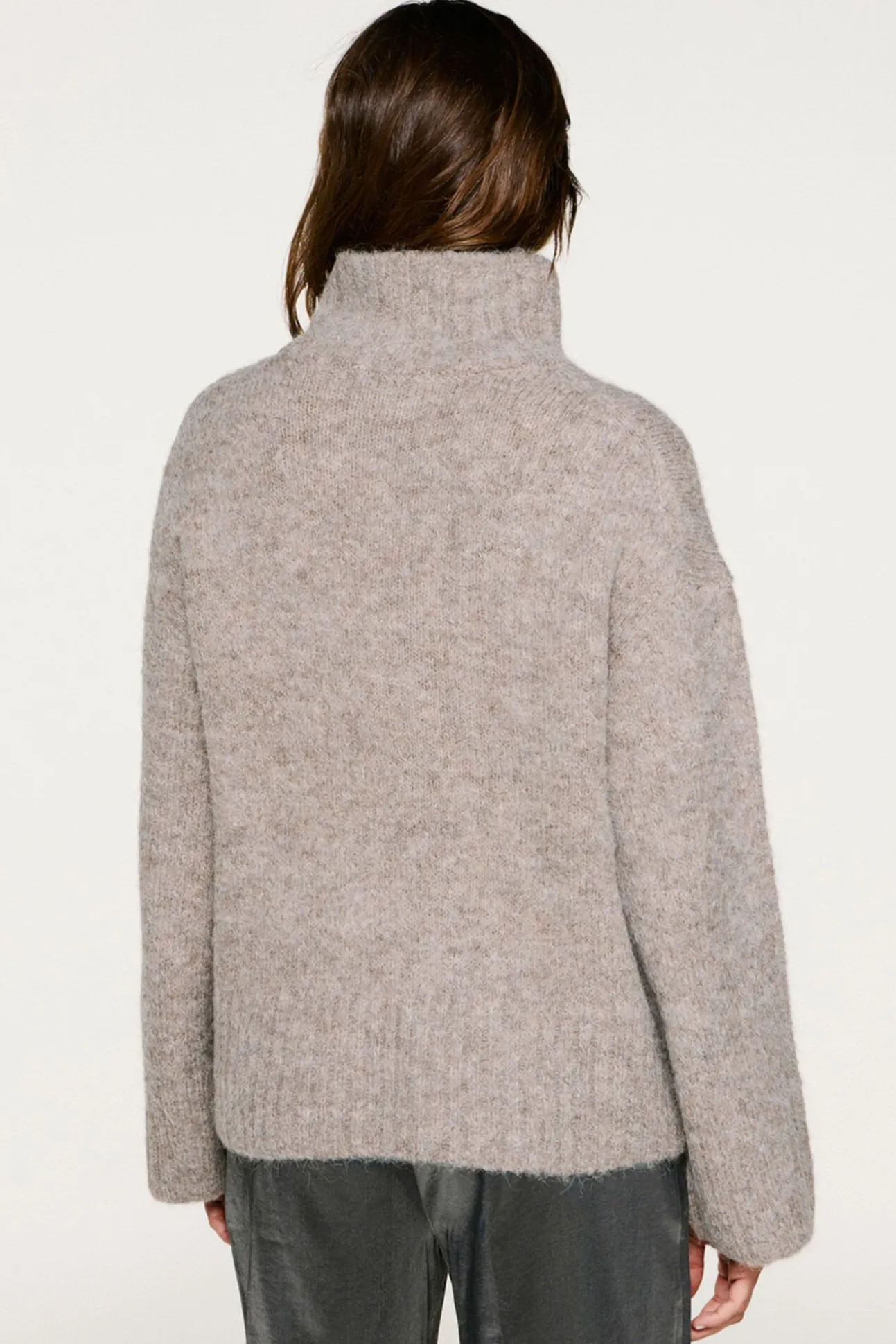 Camisola de gola de alpaca