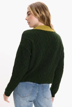 Camisola de lã com botões no gola