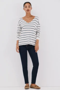 Camisola de malha decote bico