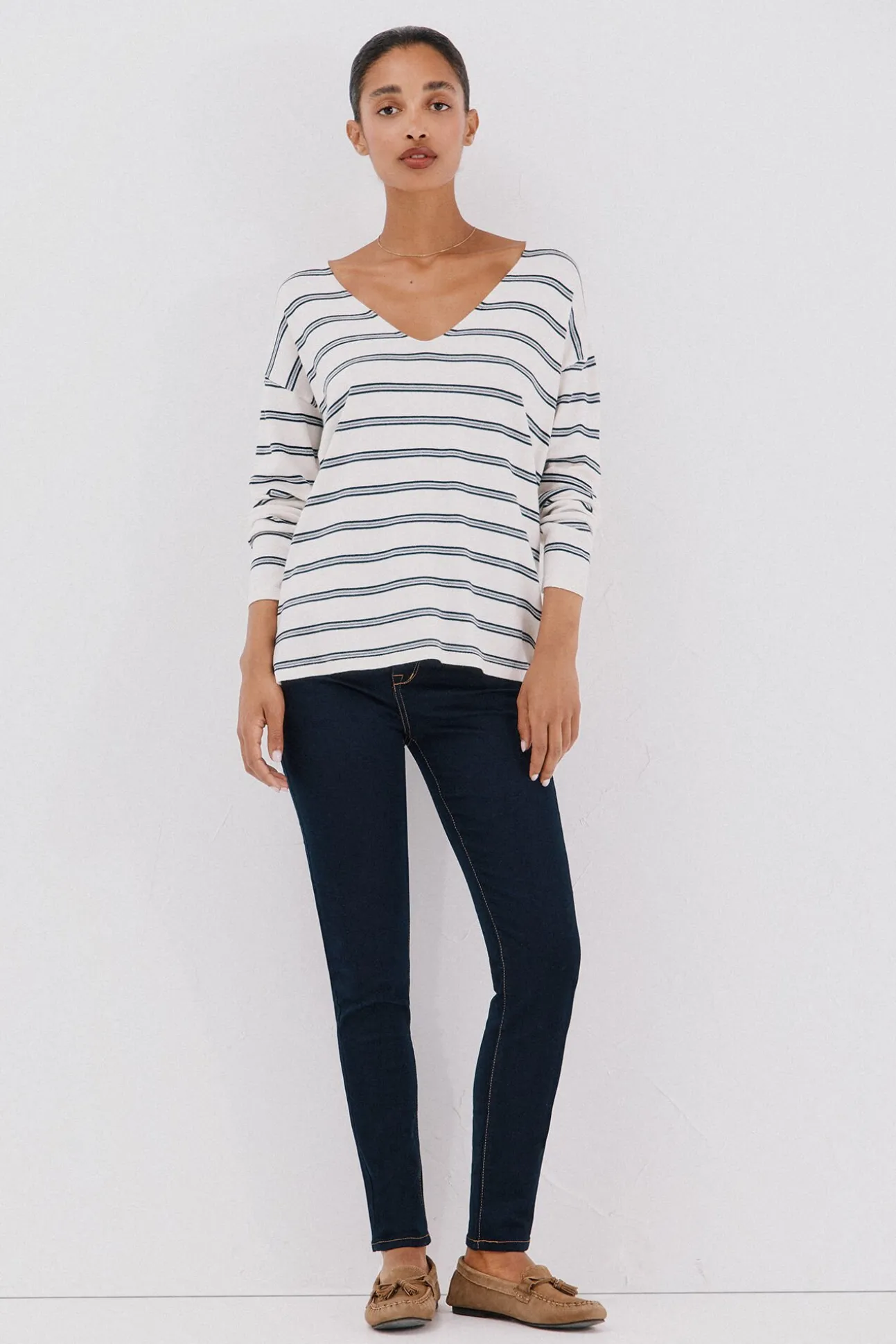 Camisola de malha decote bico
