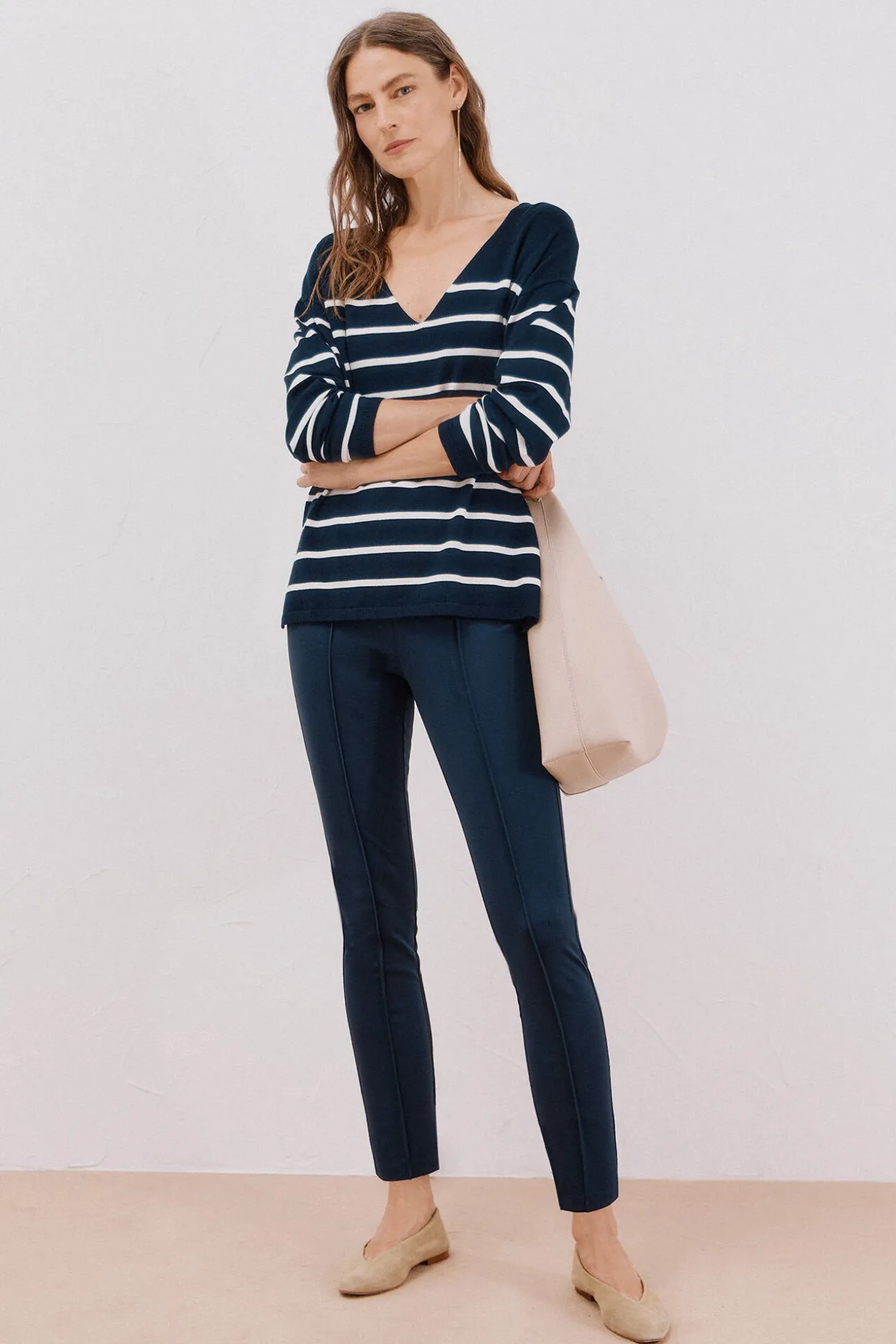 Camisola de malha decote bico