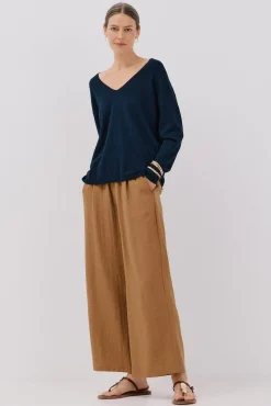 Camisola de malha decote bico