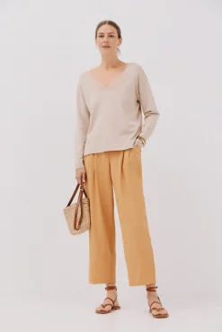Camisola de malha decote bico