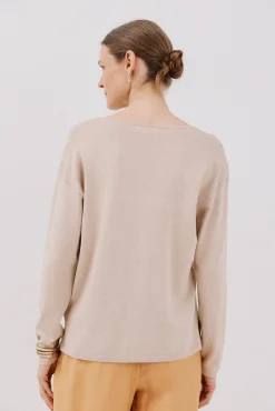 Camisola de malha decote bico