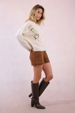 Camisola de manga comprida com detalhe de flor