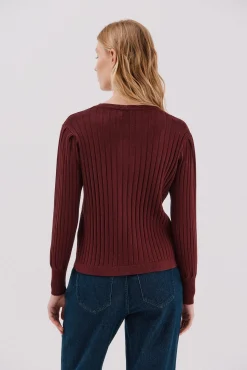 Camisola em bico botões