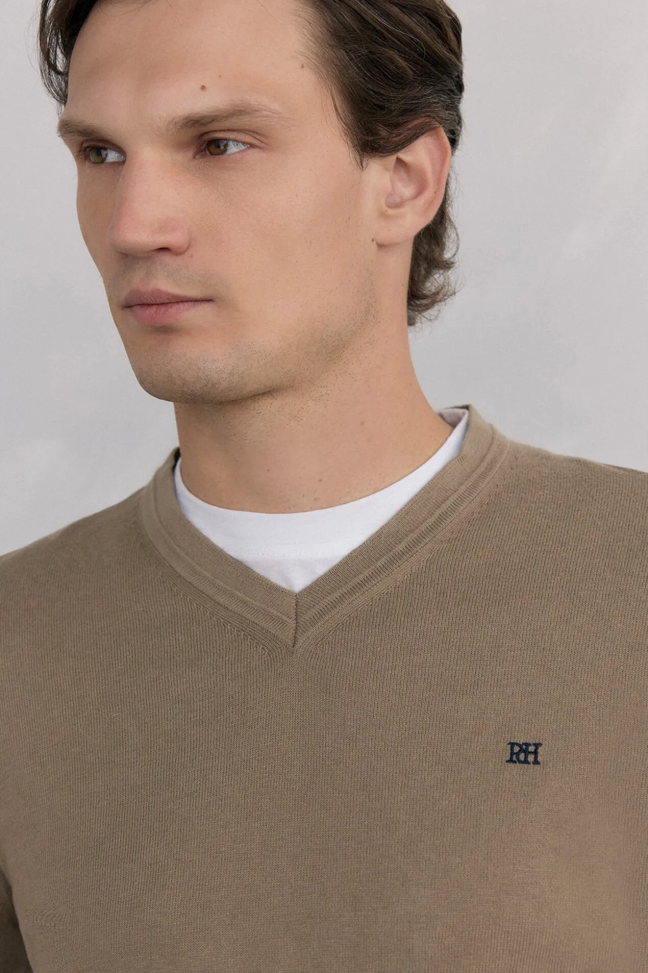 Camisola gola em bico
