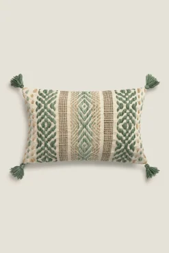 Capa de almofada bordada com pompons