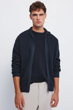 Cardigan com casaco de malha