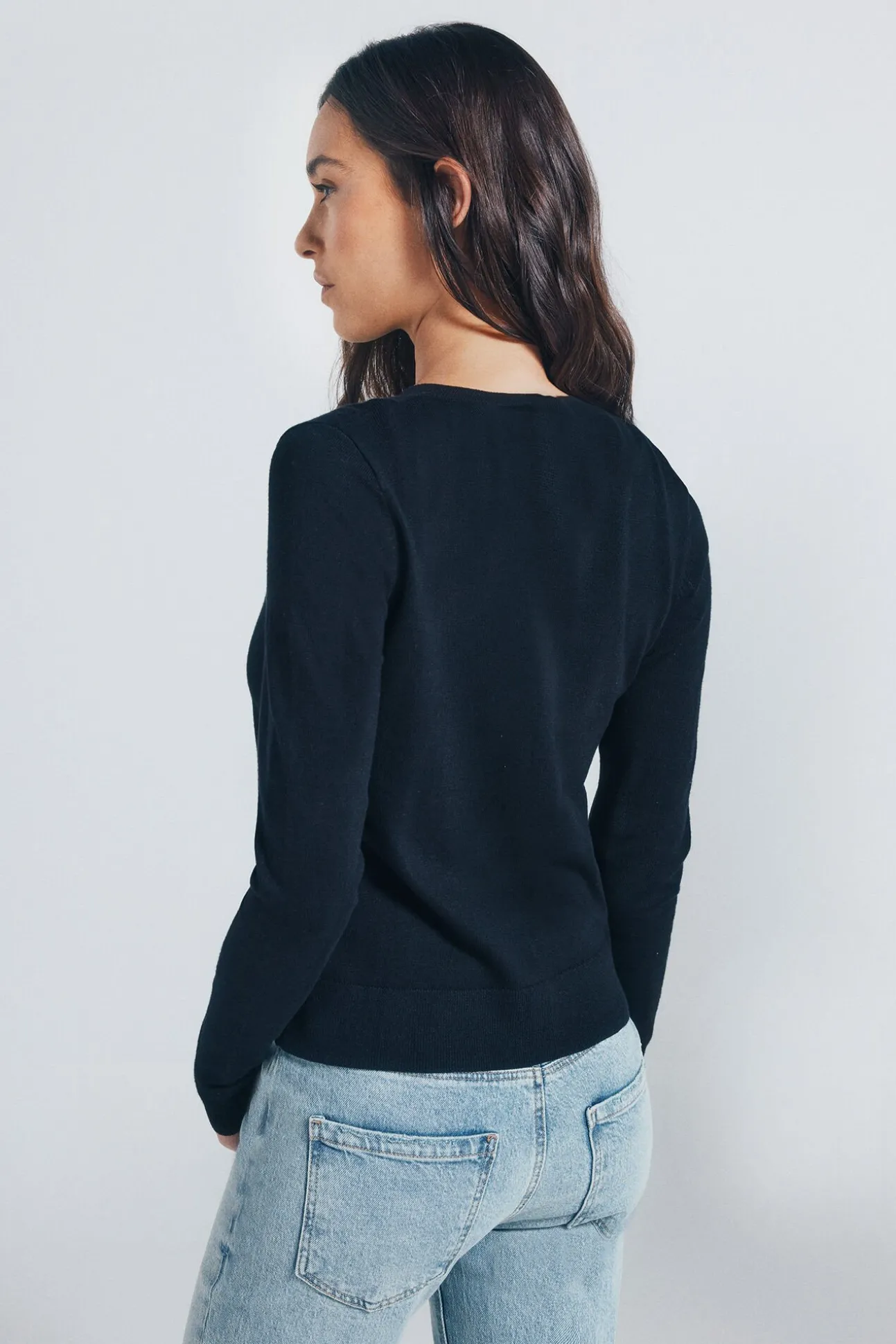 Cardigan com gola redonda e botões e viscose