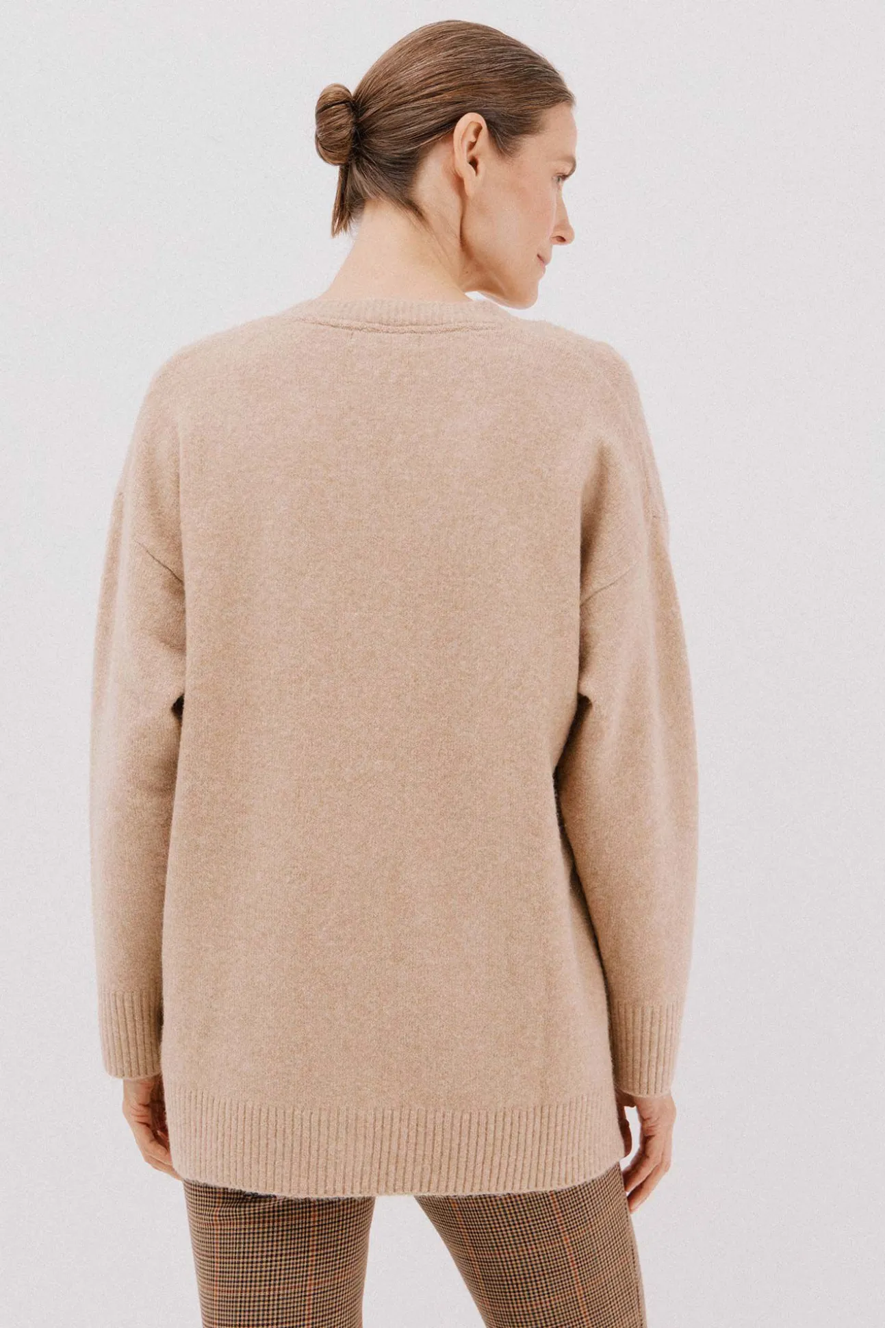 Cardigan longo com bolsos