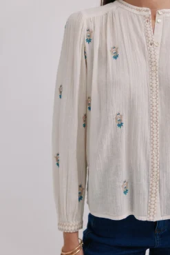 Carina. Blusa bordada