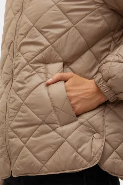 Casaco acolchoada feminina com bolsos