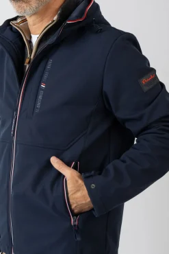 Casaco softshell com capuz