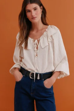 Cassandra. Blusa romântica
