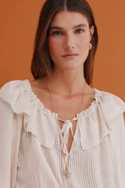 Cassandra. Blusa romântica