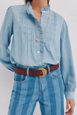 Cintia. Blusa com folho na carcela