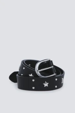 Cinto com estrelas e tachas metálicas