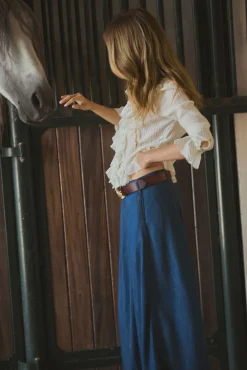 Cira. Blusa com folhos