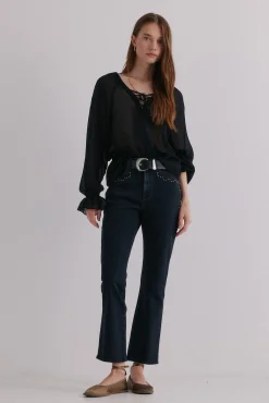 Clemência. Blusa com fecho cruzado