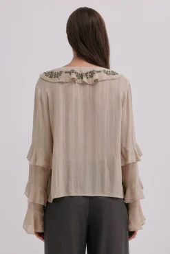Clotilde. Blusa romântica