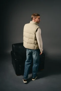 Colete acolchoado com bolso