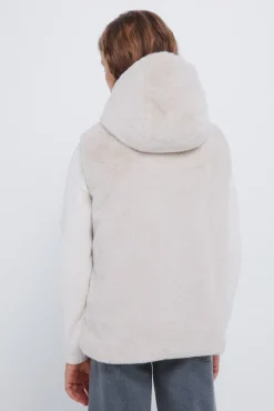 Colete de pele de menina