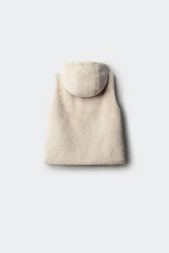 Colete de pele de menina