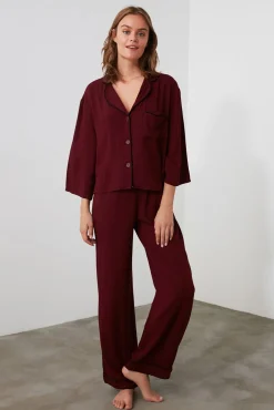 Conjunto de pijama camiseiro de viscose vermelha com vivo