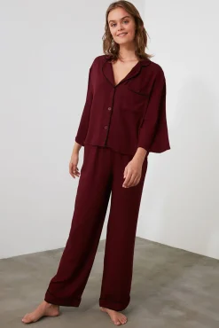 Conjunto de pijama camiseiro de viscose vermelha com vivo