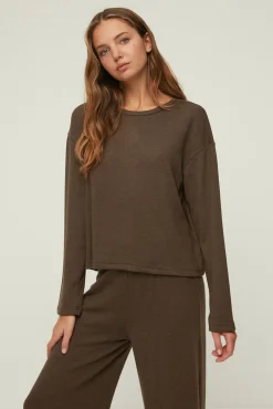 Conjunto de pijama canelado marrom