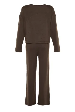 Conjunto de pijama canelado marrom