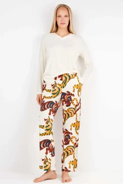 Conjunto de pijama com estampado de tigre