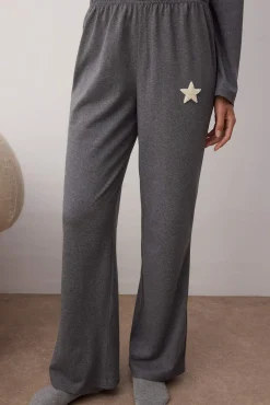 Conjunto de pijama com estrelas bordadas em antracite