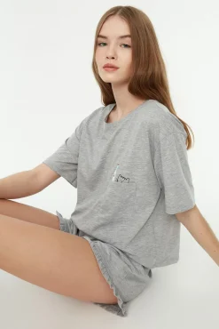 Conjunto de pijama curto de algodão cinza com babados