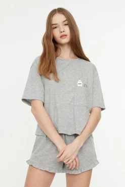 Conjunto de pijama curto de algodão cinza com babados