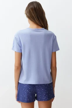 Conjunto de pijama curto estampado com estrelas azuis