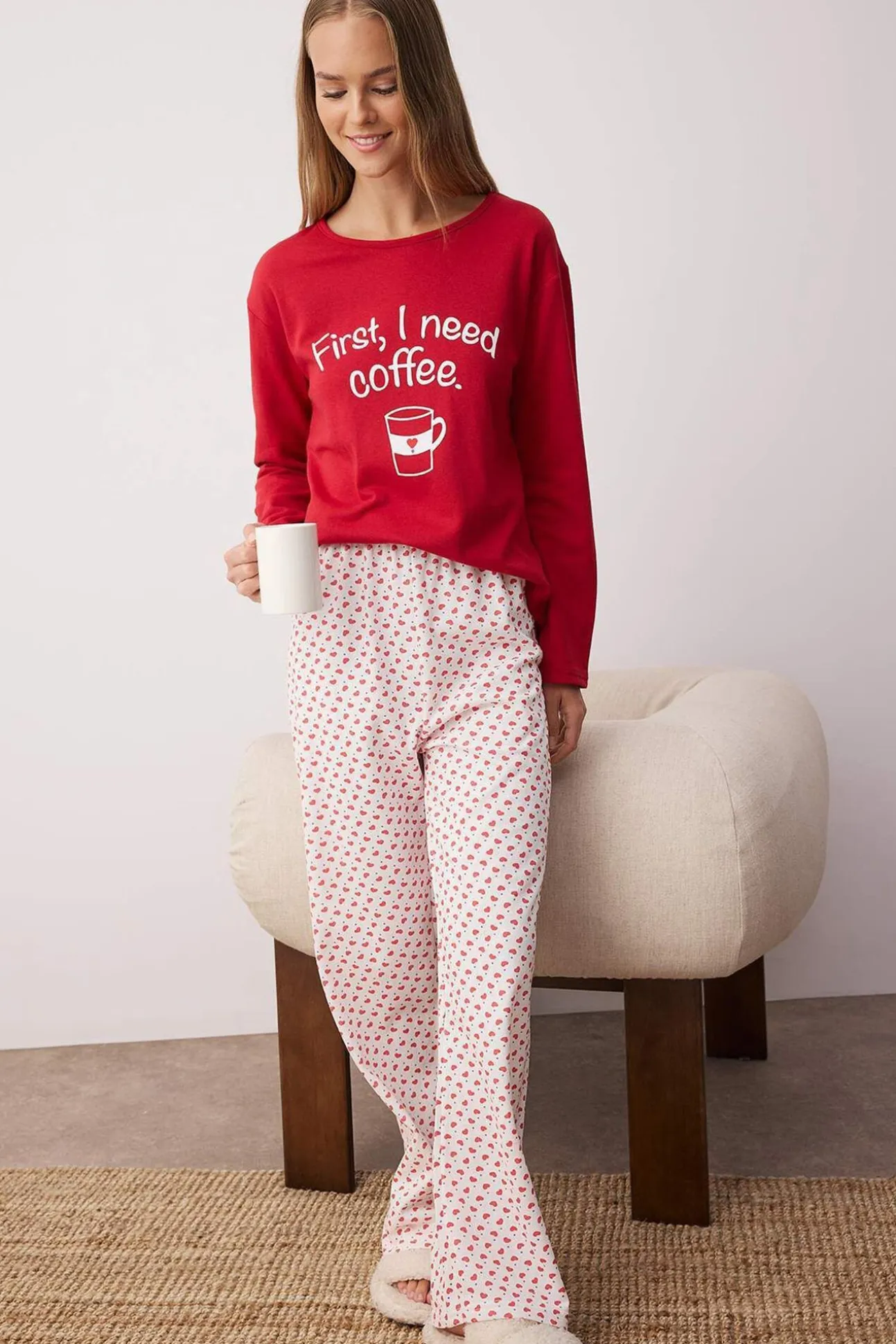 Conjunto de pijama de coração vermelho com slogan