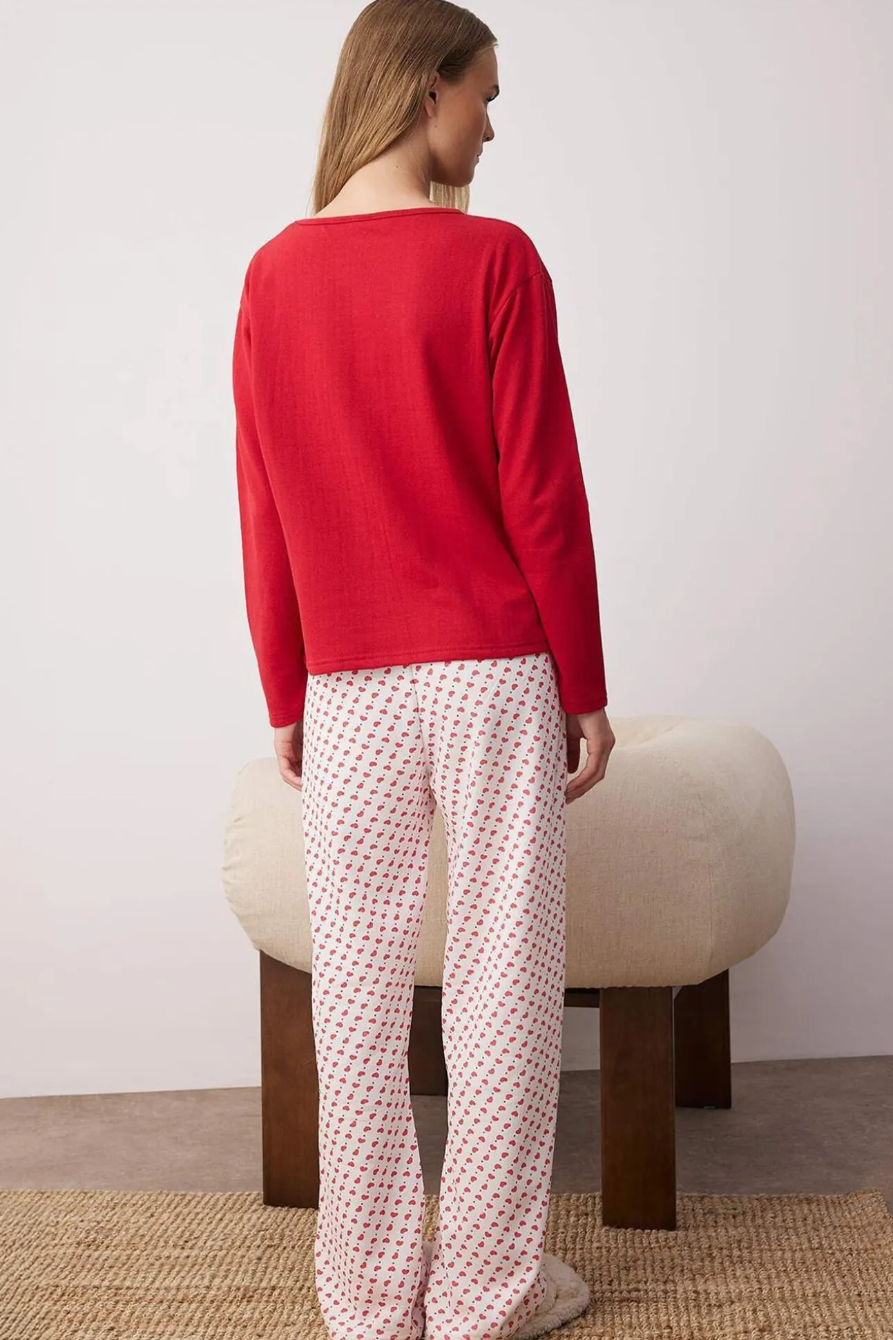 Conjunto de pijama de coração vermelho com slogan
