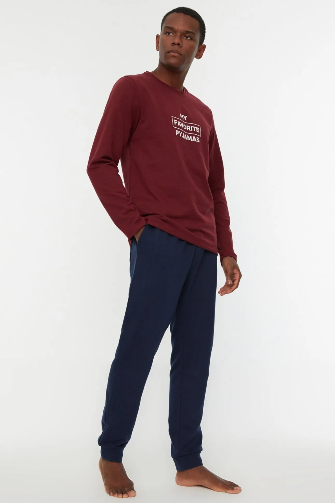 Conjunto de pijama de corte regular estampado vermelho bordô