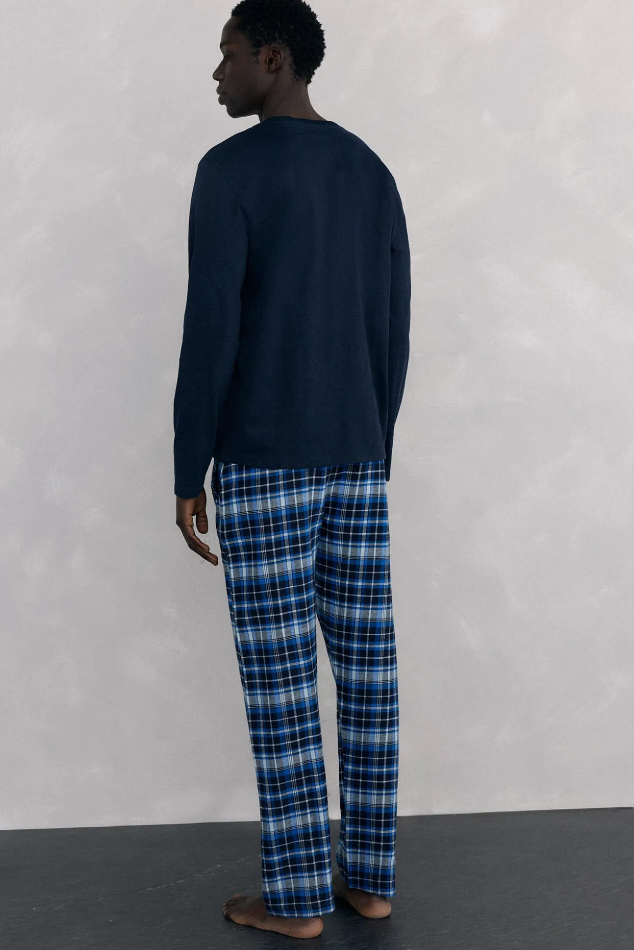 Conjunto de pijama malha e tecido