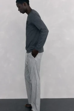 Conjunto de pijama malha e tecido