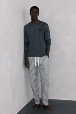 Conjunto de pijama malha e tecido